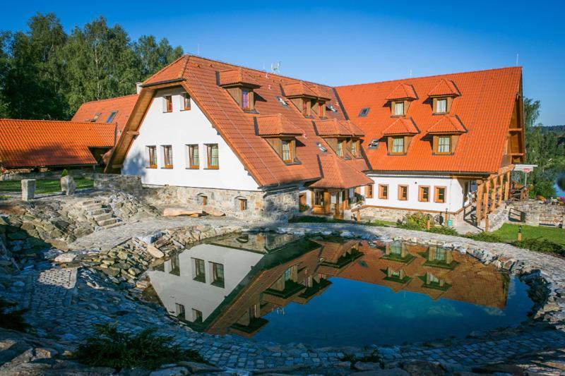 Hotel Leyla Frymburk nad Vltavou Exterior foto